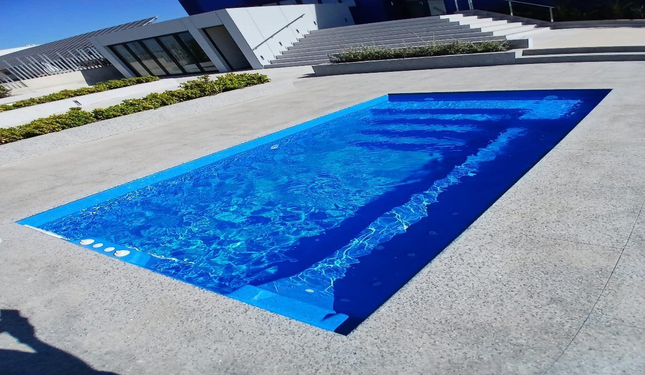 Piscina de fibra de vidrio Portofino