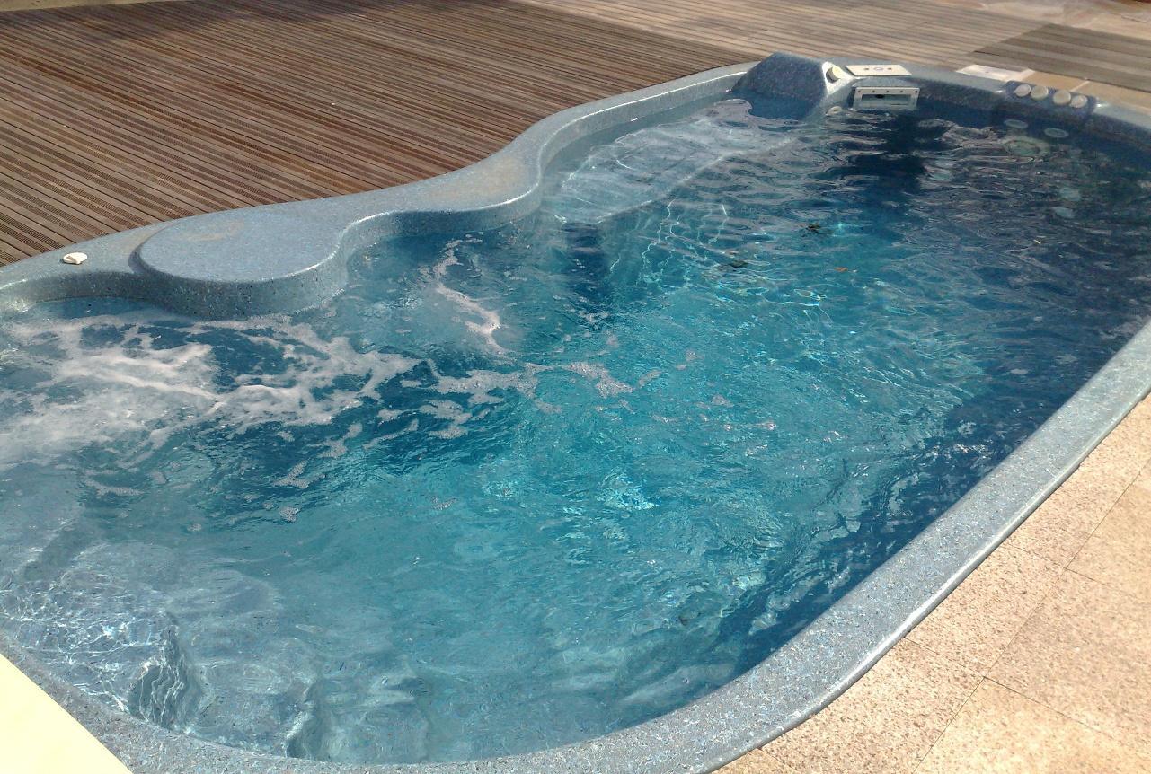 Piscina de fibra de vidrio San Remo
